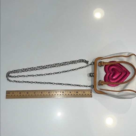 Like New Brighton Mini Heart Leather Kisslock Crossbody Purse (white and pink) - Picture 10 of 16